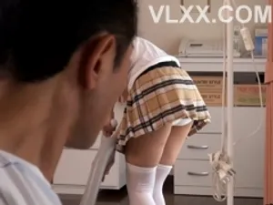 Bố dượng khốn nạn và hai tí tẹo xinh đẹp
