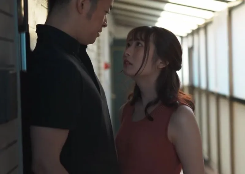Bà xã mang thai, tôi bị sexy bởi cô vợ nhà bên thường ở nhà một mình